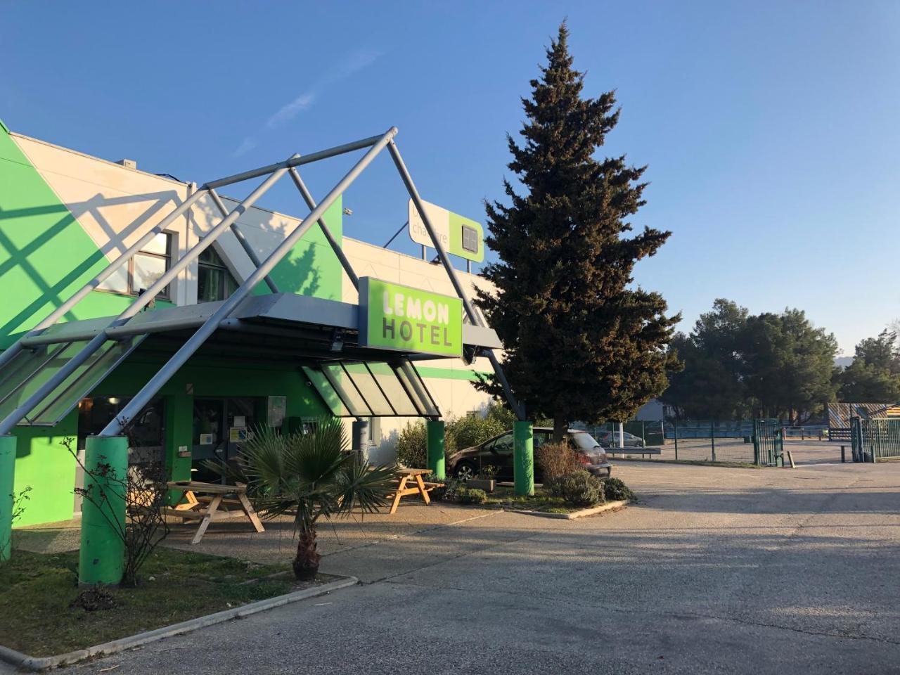 Lemon Hotel Avignon Rochefort Exterior foto